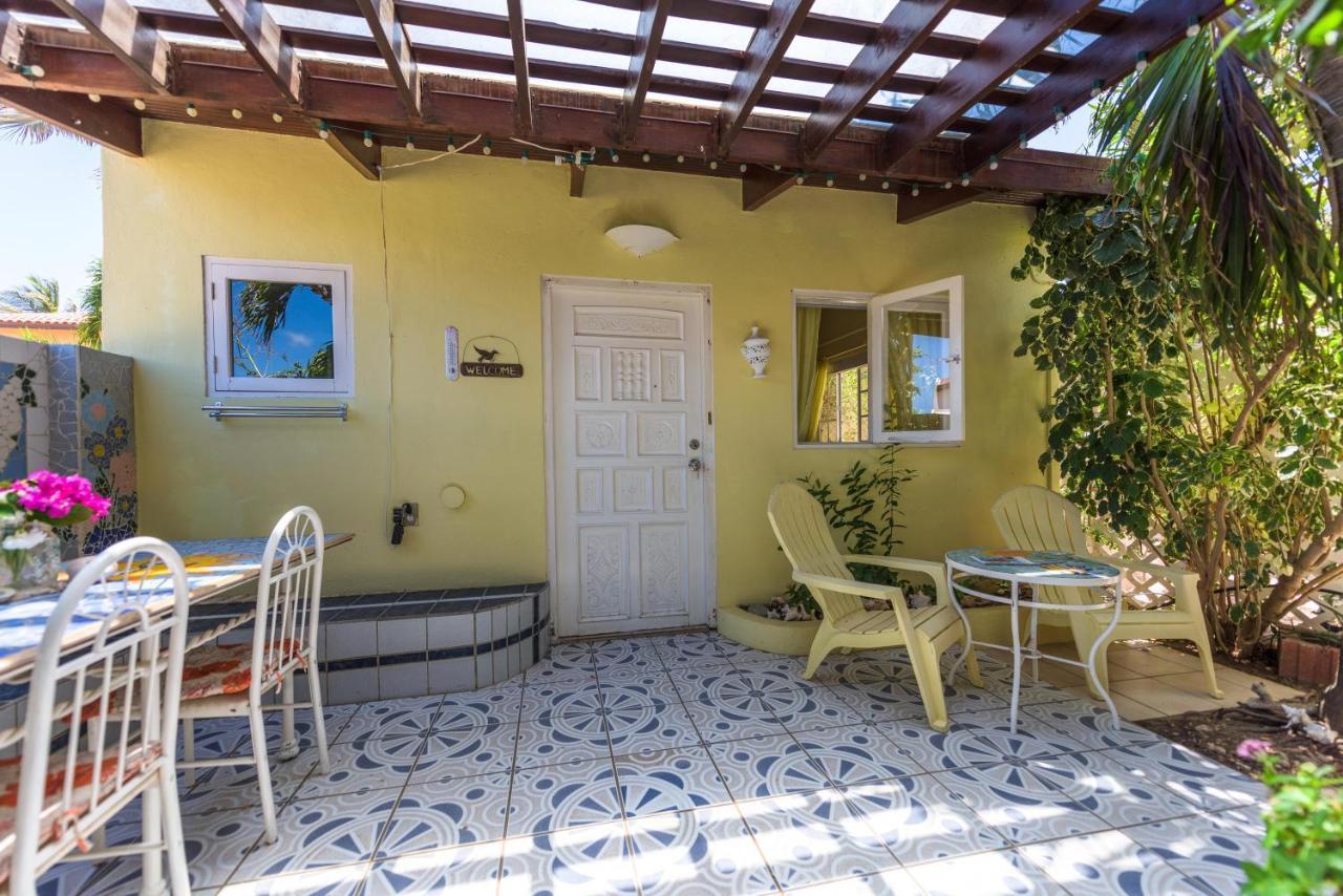Sunflower Villa Studios Palm Beach Eksteriør billede